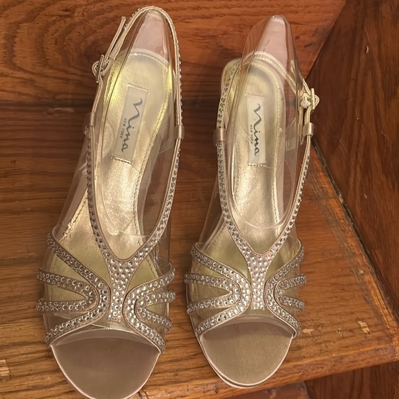 Nina size 7 Bobbie-js champagne Jolie heels - Picture 1 of 3